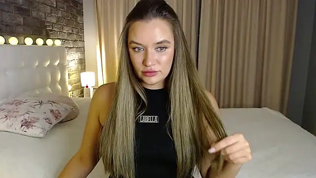 Snapshot of starrydoll chatting on October 23, 2025, 3:44 pm starrydoll online show from October 23, 2025, 3:44 pm