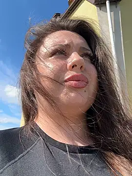Sara Slow online show from June 8, 2026, 1:22 pm