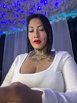 Snapshot of Natasha_boobs_latina chatting on January 13, 2025, 5:12 am Natasha boobs latina online show from January 13, 2025, 5:12 am