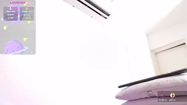 Snapshot of BeckyAnders chatting on October 2, 2025, 12:56 pm BeckyAnders online show from October 2, 2025, 12:56 pm