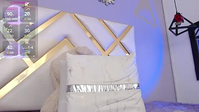 Snapshot of BeckyAnders chatting on October 6, 2025, 4:37 pm BeckyAnders online show from October 6, 2025, 4:37 pm