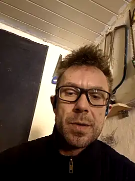 Mick8711 online show from November 25, 2025, 8:03 am