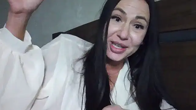 JulianaGold1 online show from February 26, 2025, 11:26 pm