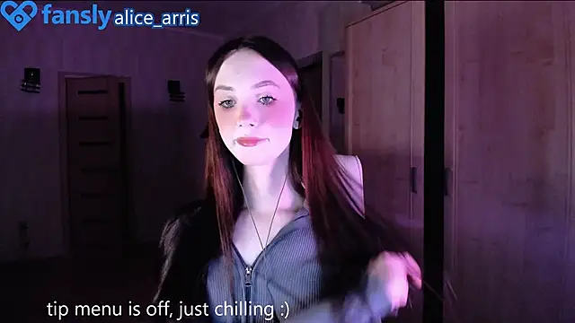 Alice  Aris online show from November 29, 2025, 6:33 pm