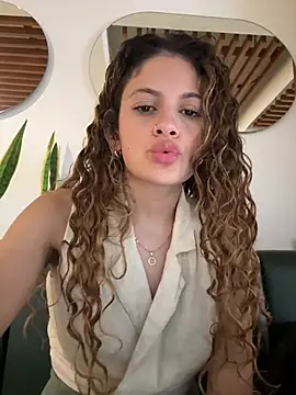 alana15 online show from December 14, 2024, 9:35 pm