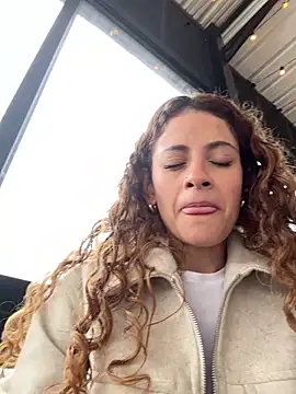 Snapshot of alana15 chatting on February 1, 2026, 3:54 pm alana15 online show from February 1, 2026, 3:54 pm