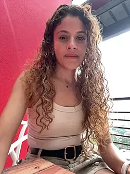 Snapshot of alana15 chatting on February 27, 2026, 9:37 pm alana15 online show from February 27, 2026, 9:37 pm