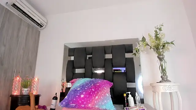 tanyyaa online show from March 18, 2025, 4:47 am