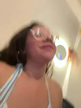 Vivi Kvsh online show from March 24, 2026, 10:15 pm