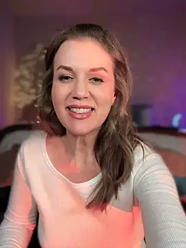 MaiseKnox online show from February 7, 2025, 3:55 am