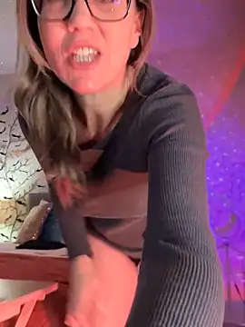 MaiseKnox online show from March 16, 2025, 1:17 am