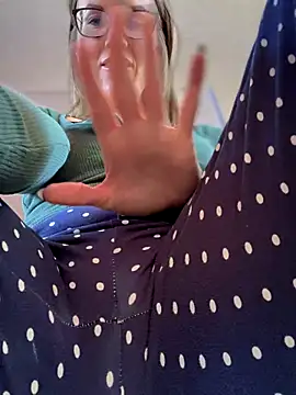 MaiseKnox online show from October 24, 2025, 10:50 pm