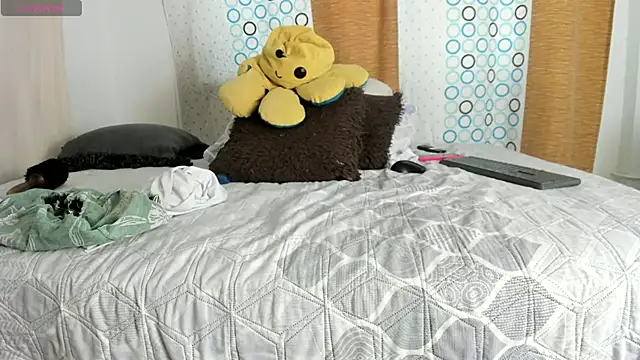 Snapshot of BlowMommy_ chatting on January 2, 2025, 3:29 pm BlowMommy online show from January 2, 2025, 3:29 pm