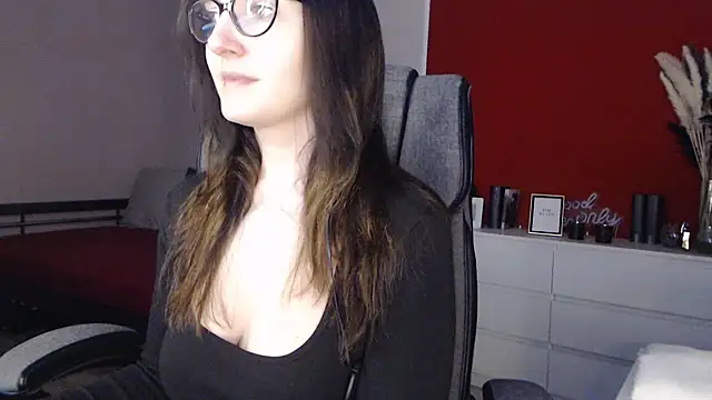 Alina Lamour online show from February 19, 2026, 8:27 pm