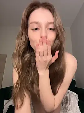 AnikaBest online show from April 19, 2026, 8:22 pm