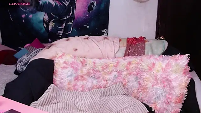 lil daisy7 online show from January 10, 2025, 2:57 am