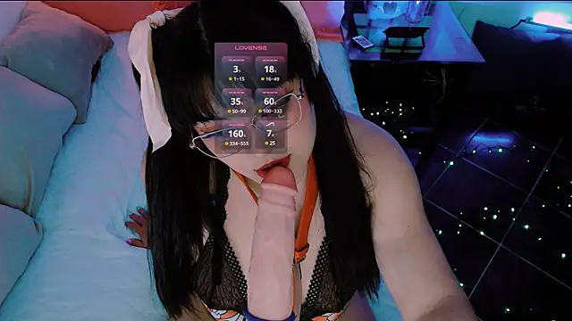 alexa11  online show from February 24, 2025, 5:53 pm