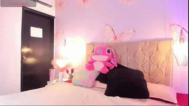 Vivi prinncess online show from April 2, 2026, 1:14 am