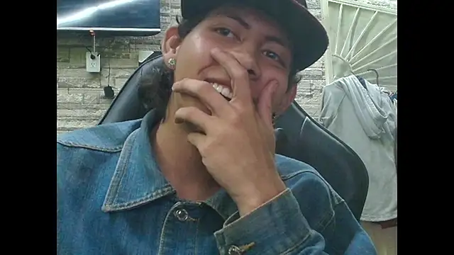 yefersonsijajaj online show from October 23, 2025, 10:19 pm