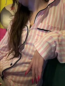 Snapshot of Lolybarbie chatting on January 29, 2025, 5:35 pm Lolybarbie online show from January 29, 2025, 5:35 pm
