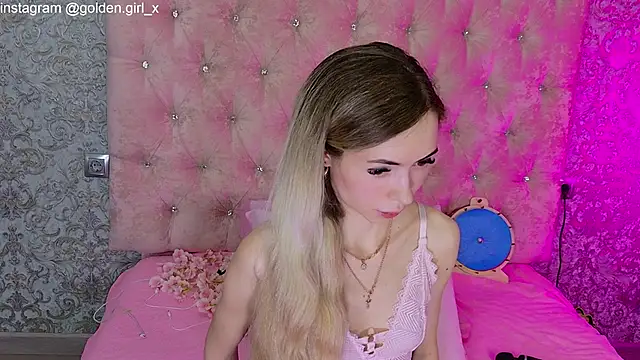 Akilla Queen online show from April 14, 2026, 1:55 am