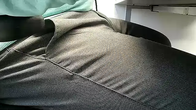 69bezfleku online show from December 3, 2025, 7:27 am