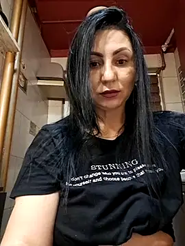 Snapshot of charrlote_love chatting on March 1, 2025, 5:27 pm charrlote love online show from March 1, 2025, 5:27 pm