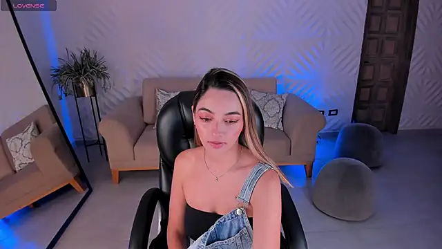 MelissaMoore  online show from January 27, 2025, 4:20 am