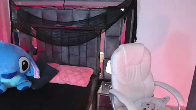 Christaly  online show from October 23, 2025, 9:52 am