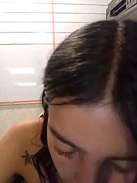 Snapshot of skinny_Yizz chatting on February 5, 2026, 7:46 am skinny Yizz online show from February 5, 2026, 7:46 am