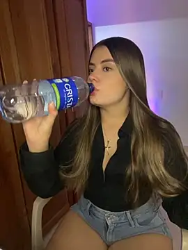 Snapshot of Miss_valeriaa chatting on October 16, 2025, 2:40 pm Miss valeriaa online show from October 16, 2025, 2:40 pm