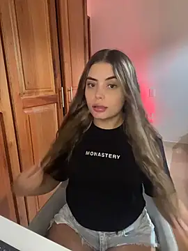 Miss valeriaa online show from April 7, 2026, 3:01 pm