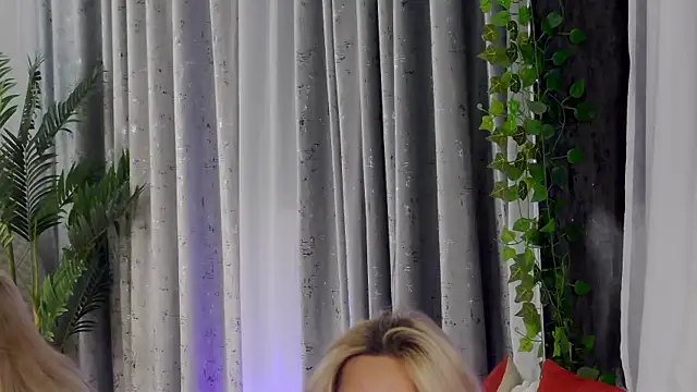 IsabelleEthan online show from November 5, 2025, 1:16 am