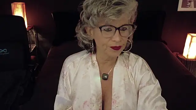 milfettefab online show from April 26, 2026, 5:43 pm