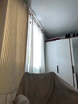 xlovelygirlx online show from October 4, 2025, 5:00 pm