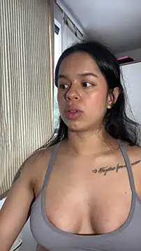 xlovelygirlx online show from October 10, 2025, 5:45 pm