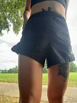 joanaelaa online show from July 13, 2026, 3:48 pm