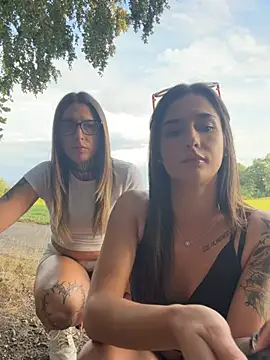 joanaelaa online show from July 16, 2026, 6:03 pm