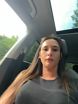 joanaelaa online show from July 18, 2026, 5:50 pm