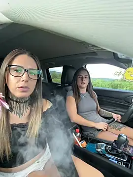 joanaelaa online show from July 21, 2026, 5:04 pm