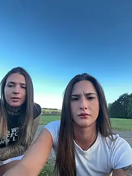 joanaelaa online show from July 28, 2026, 6:20 pm