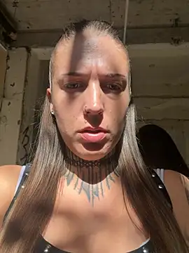 joanaelaa online show from August 1, 2026, 2:27 pm