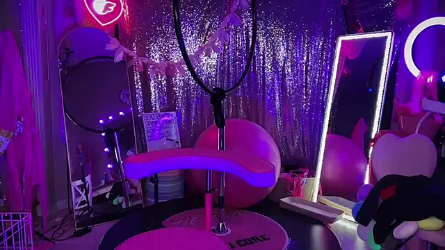 bimbotwerkqueen online show from May 31, 2026, 4:42 am