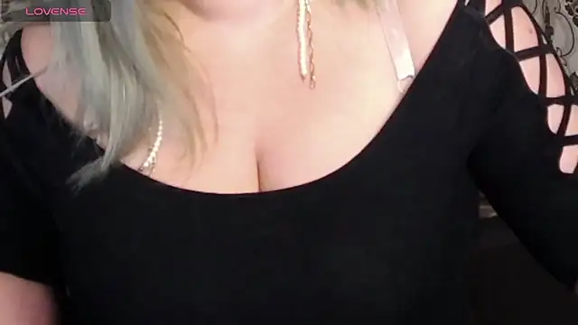 Nimphotease online show from October 2, 2025, 7:48 am