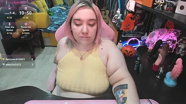 Softie Sofy online show from October 25, 2025, 2:52 am