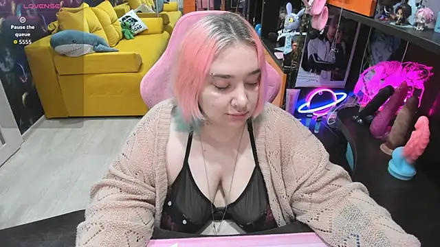 Softie Sofy online show from May 23, 2026, 3:23 am