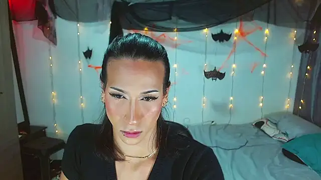 Snapshot of Kenisha_Sweet chatting on October 24, 2025, 3:25 am Kenisha Sweet online show from October 24, 2025, 3:25 am