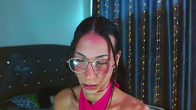 Snapshot of Kenisha_Sweet chatting on February 1, 2026, 2:04 pm Kenisha Sweet online show from February 1, 2026, 2:04 pm