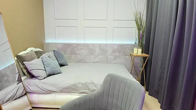 CarmenSoft online show from February 23, 2025, 8:44 pm