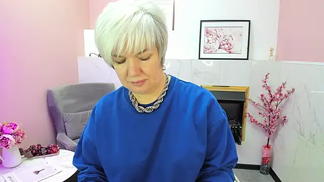 CarmenSoft online show from September 14, 2025, 8:41 pm